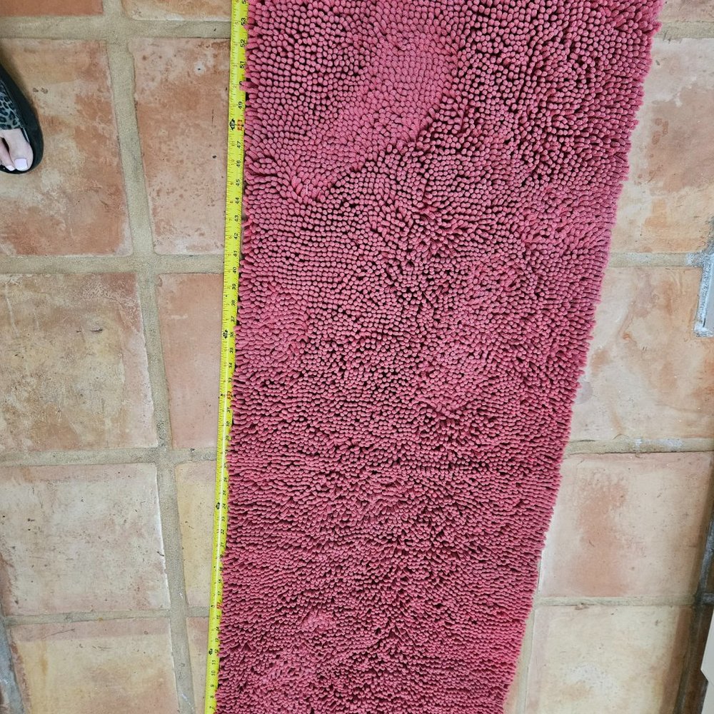 DARK PINK RUNNER RUG